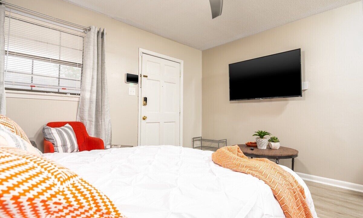 Photo of Bedroom in Pineville