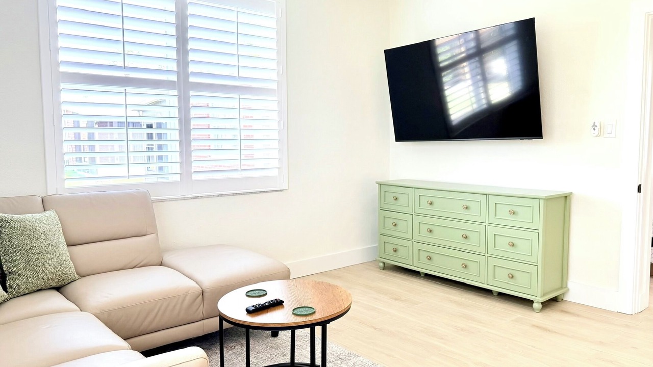 Photo of Livingroom in Golden Beach