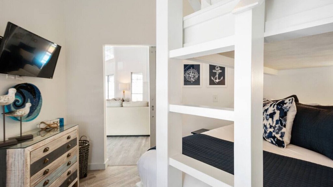 Photo of Bedroom in Seacrest