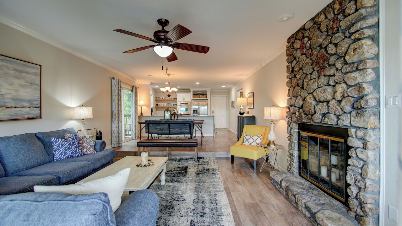 Photo of Livingroom in Mid America