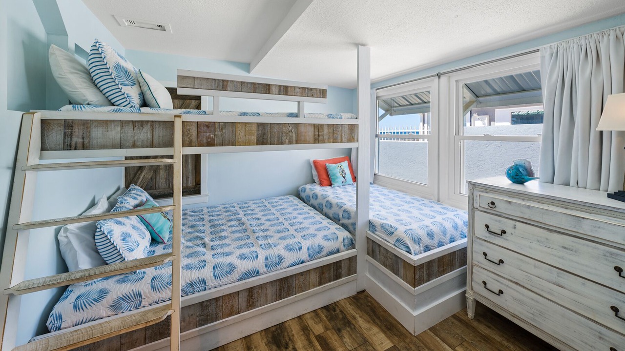 Photo of Bedroom in Bahama Beach