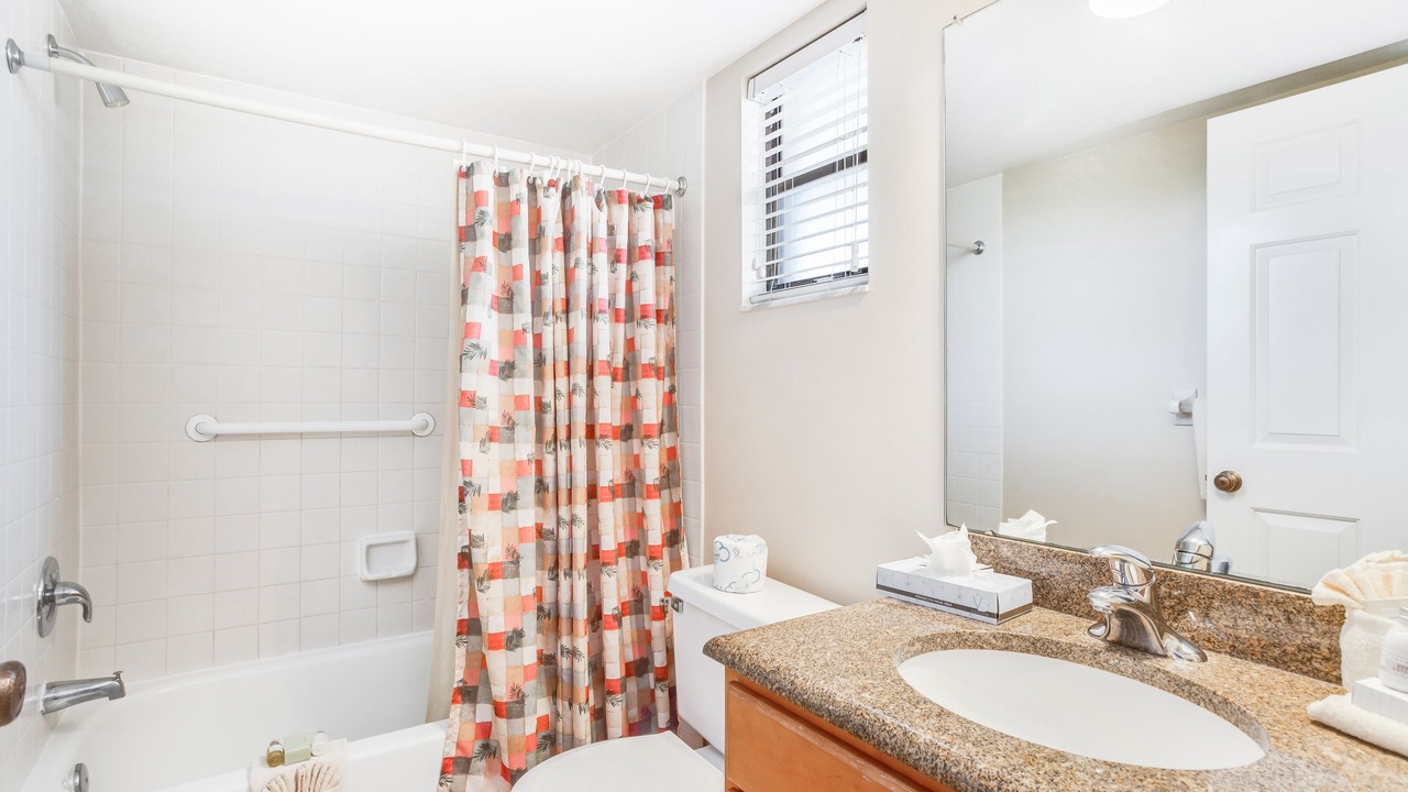 Photo of Bathroom in Park Shore