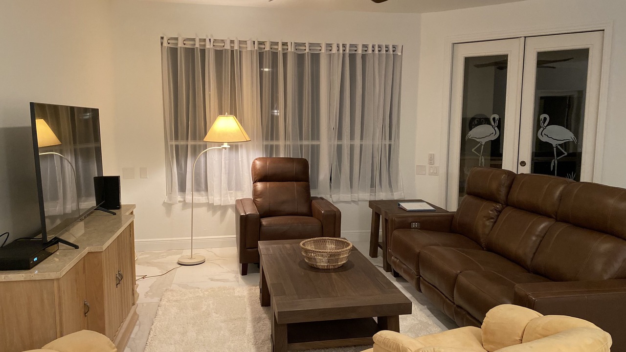 Photo of Livingroom in Tropical Cove