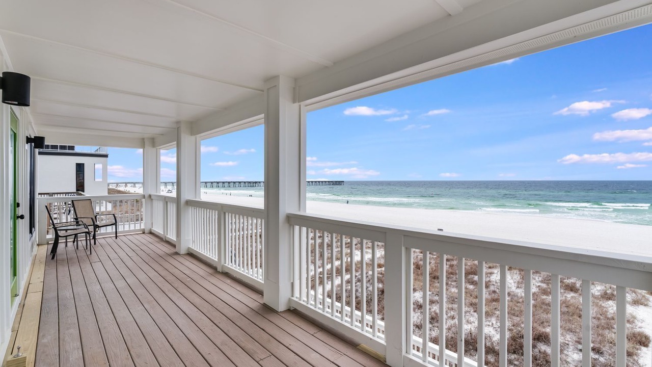 Photo of Patio Balcony in Lullwater Beach On Gulf Of Mexico