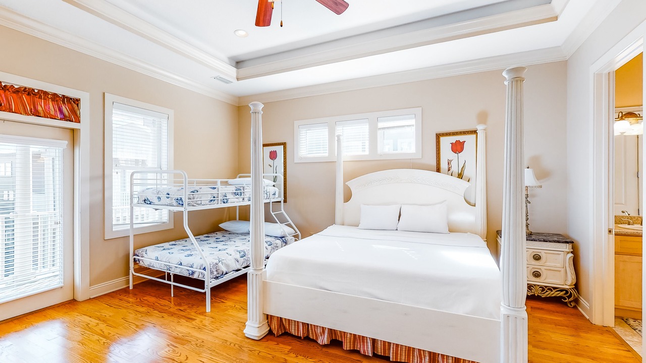 Photo of Bedroom in Crescent Beach