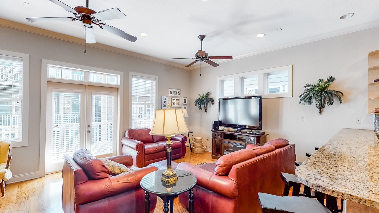 Photo of Livingroom in Crescent Beach