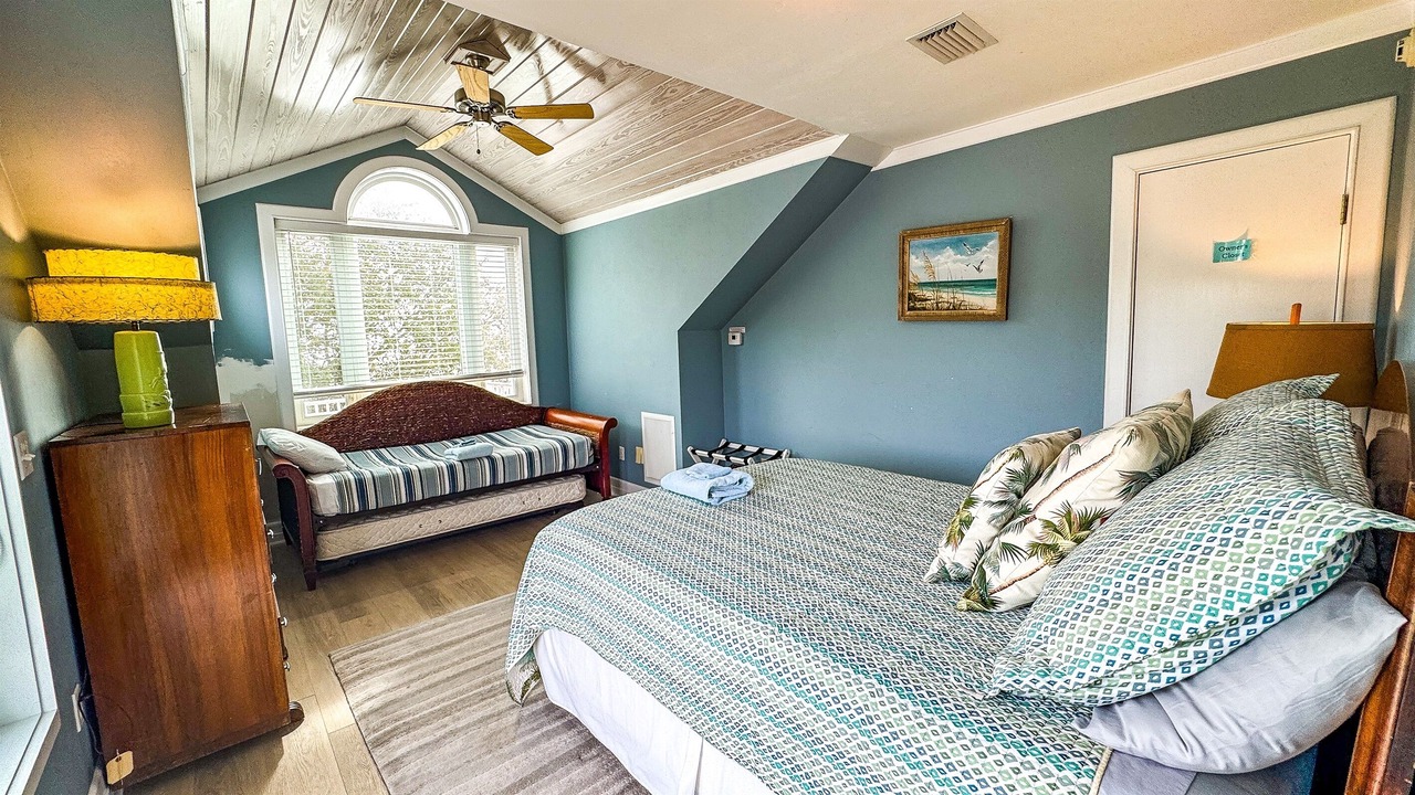 Photo of Bedroom in Panacea