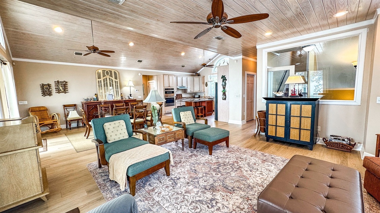 Photo of Livingroom in Panacea