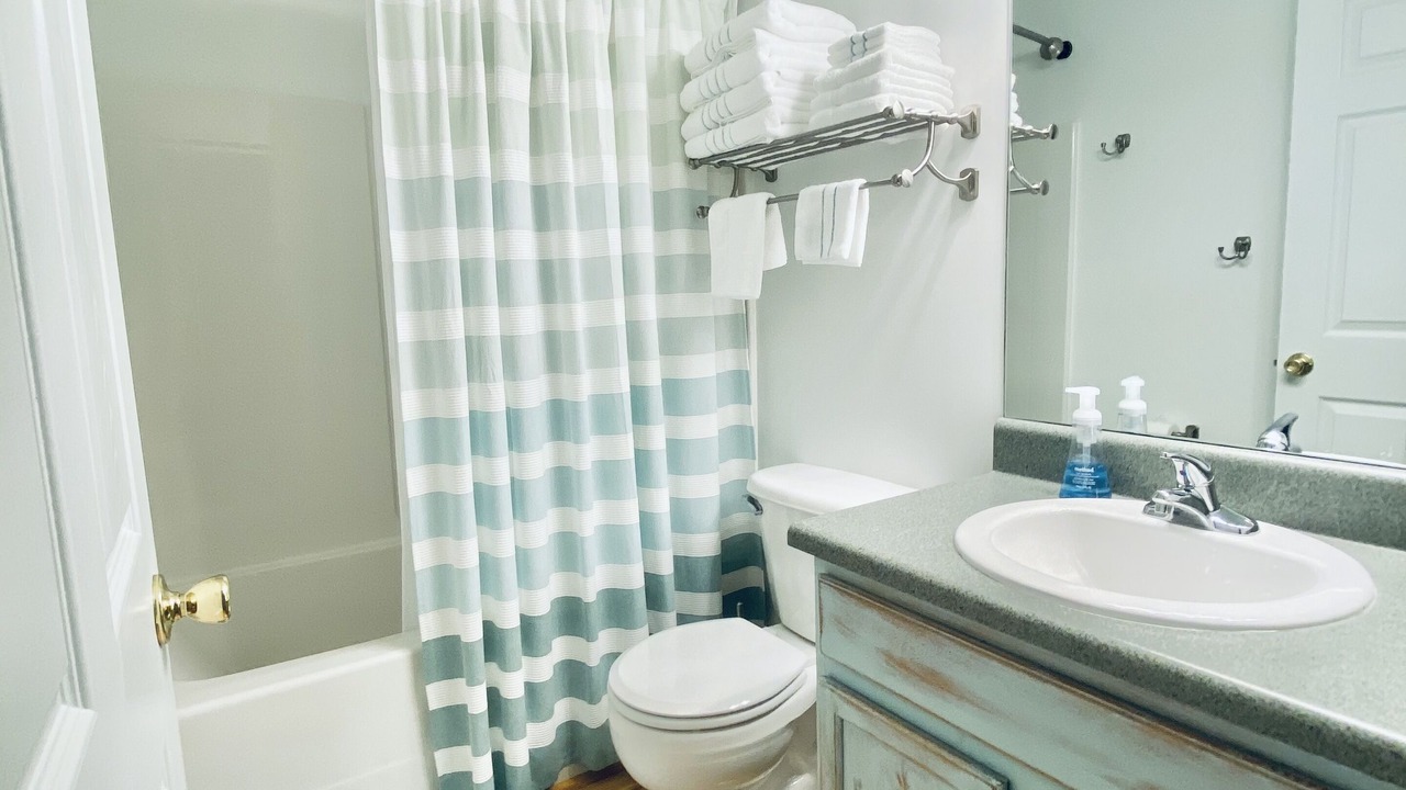 Photo of Bathroom in Gulfview Heights