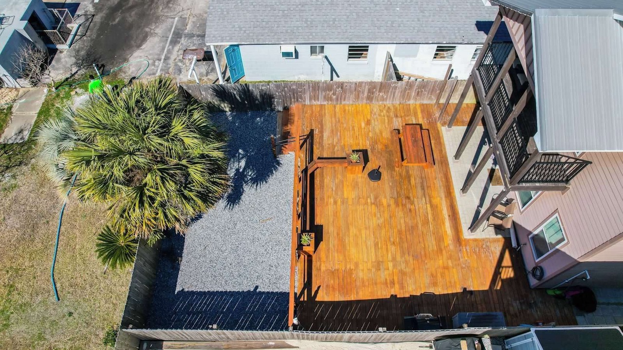 Photo of Patio Balcony in Crescent Beach