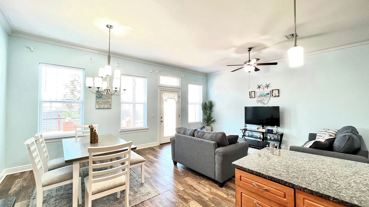 Photo of Livingroom in Crescent Beach