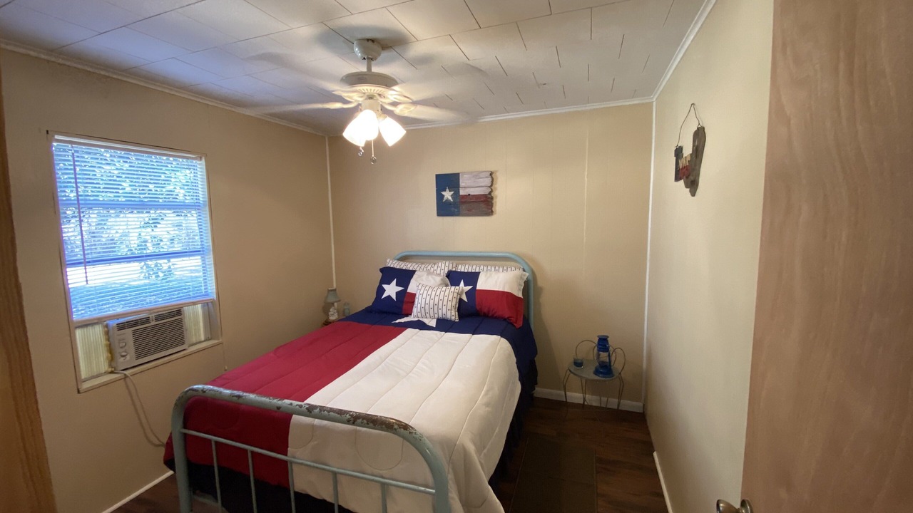 Photo of Bedroom in Milam