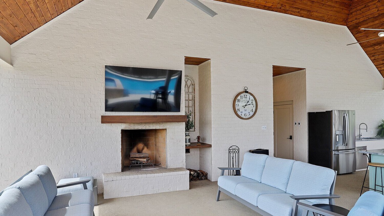Photo of Livingroom in New Roads