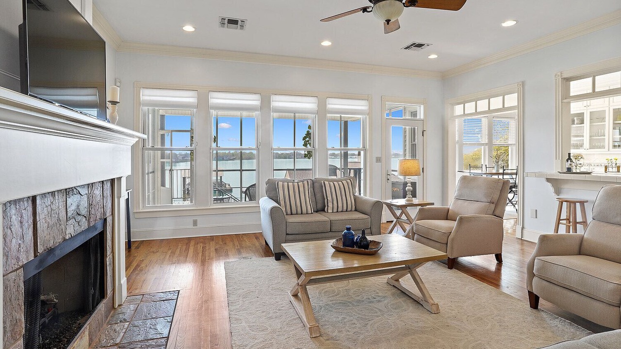 Photo of Livingroom in New Roads