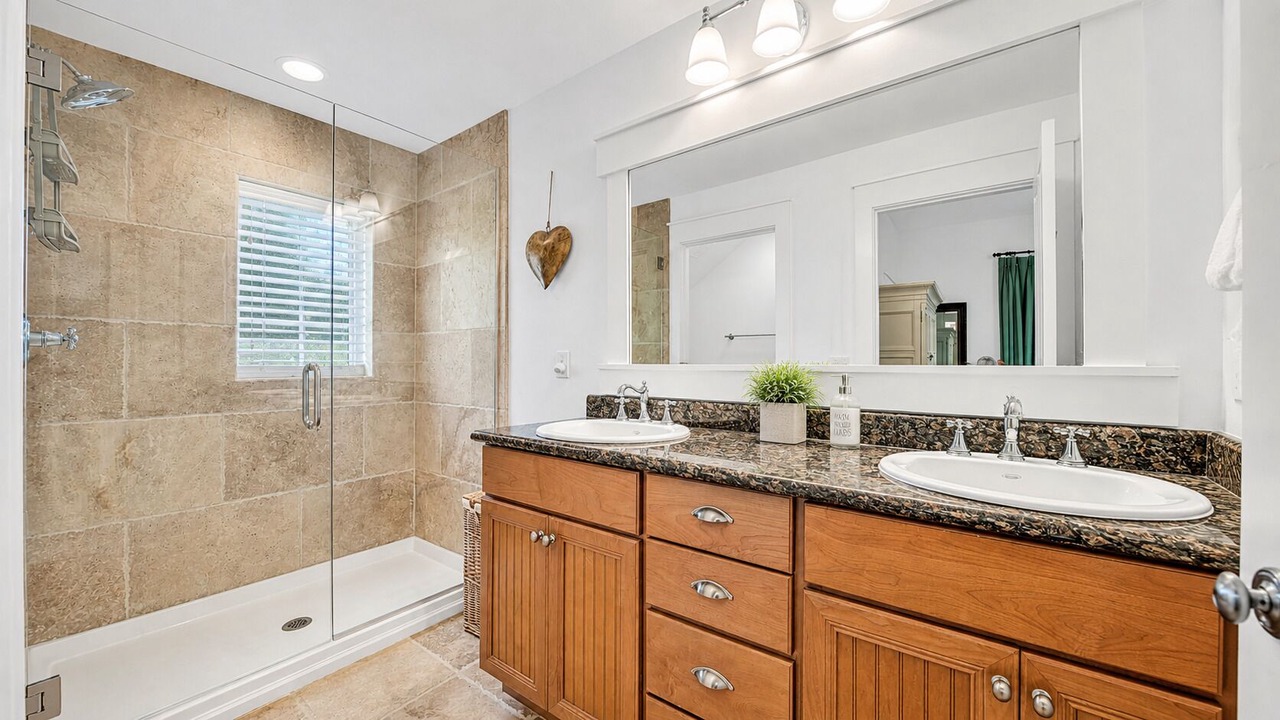 Photo of Bathroom in Laurel Grove