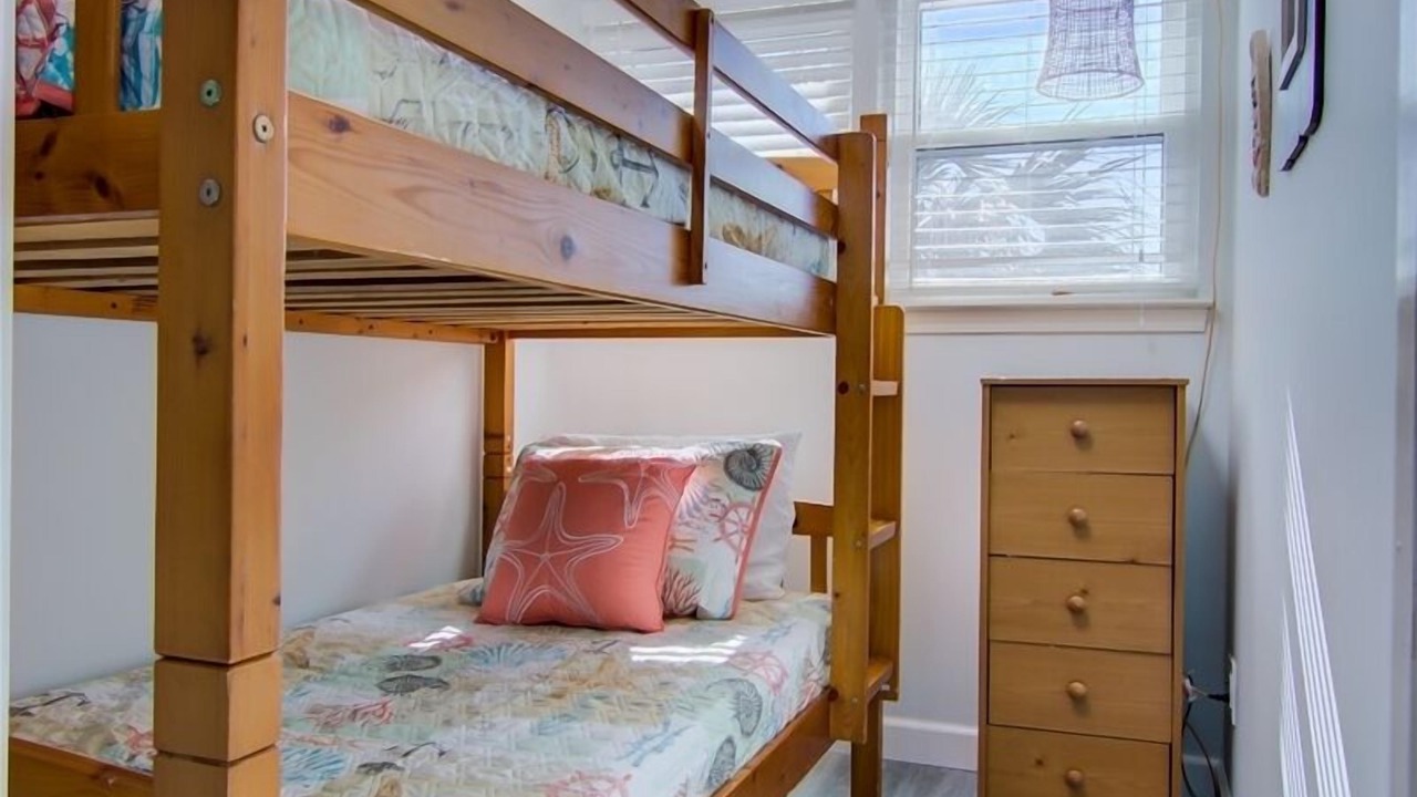 Photo of Bedroom in Miramar Beach