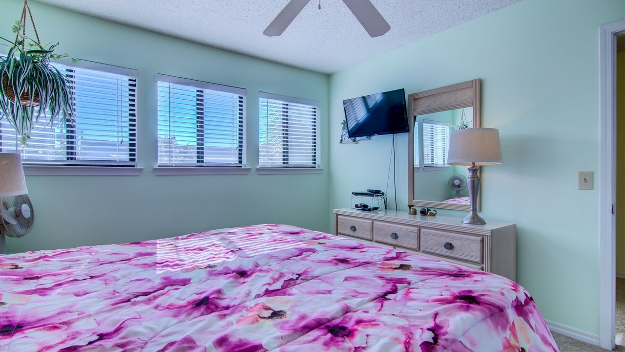 Photo of Bedroom in Miramar Beach