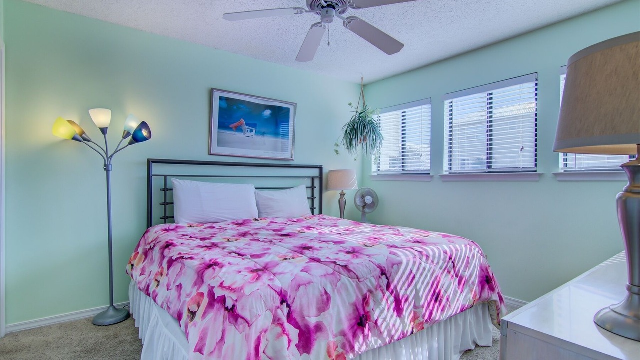 Photo of Bedroom in Miramar Beach