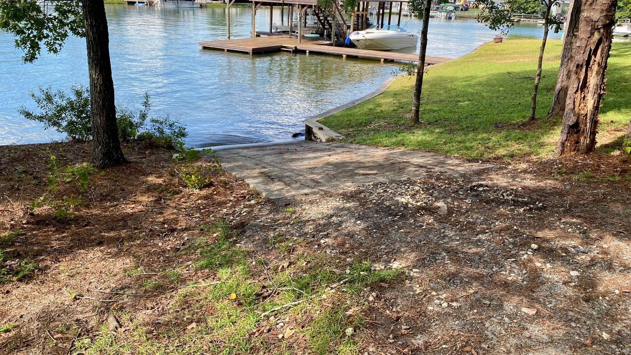 Photo of Others in Dadeville