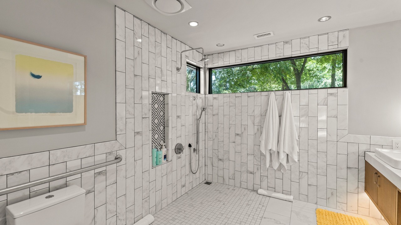 Photo of Bathroom in Malakoff