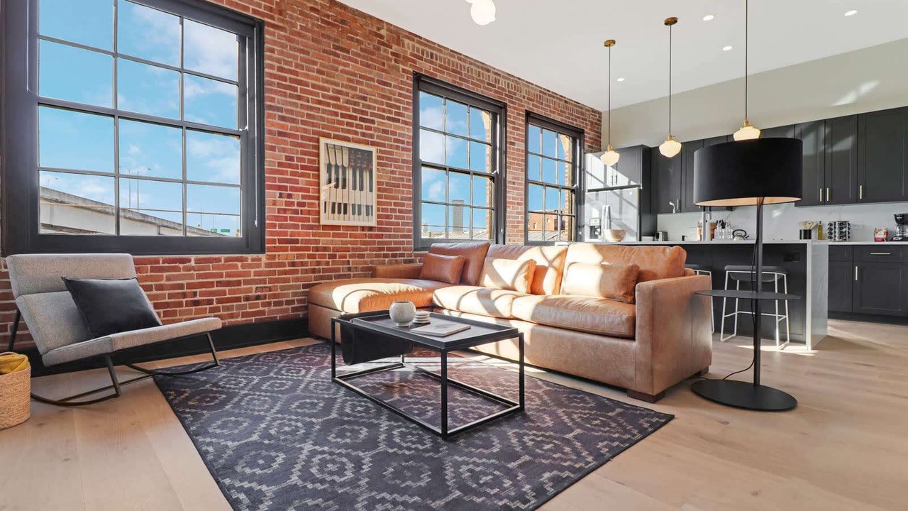 Photo of Livingroom in Arts/Warehouse District