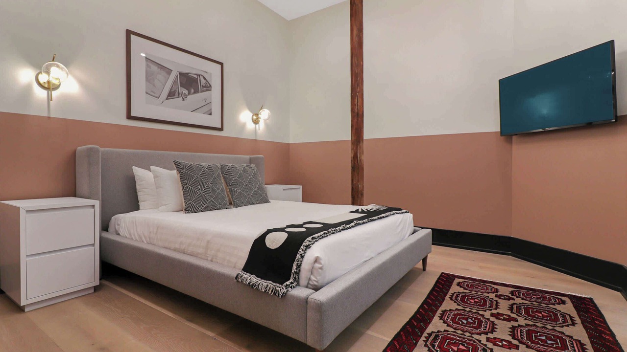 Photo of Bedroom in Arts/Warehouse District