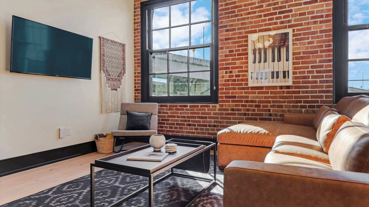 Photo of Livingroom in Arts/Warehouse District