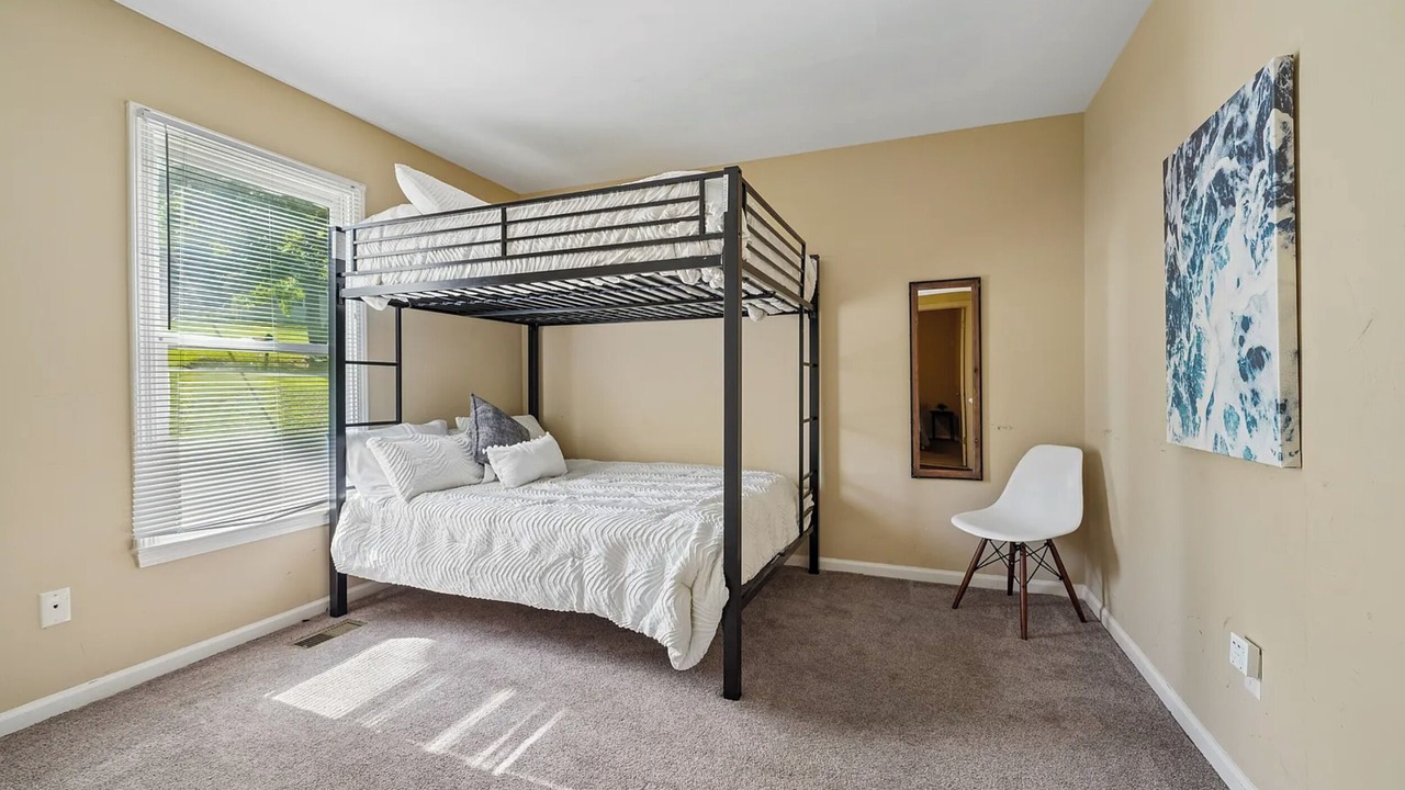 Photo of Bedroom in Northport