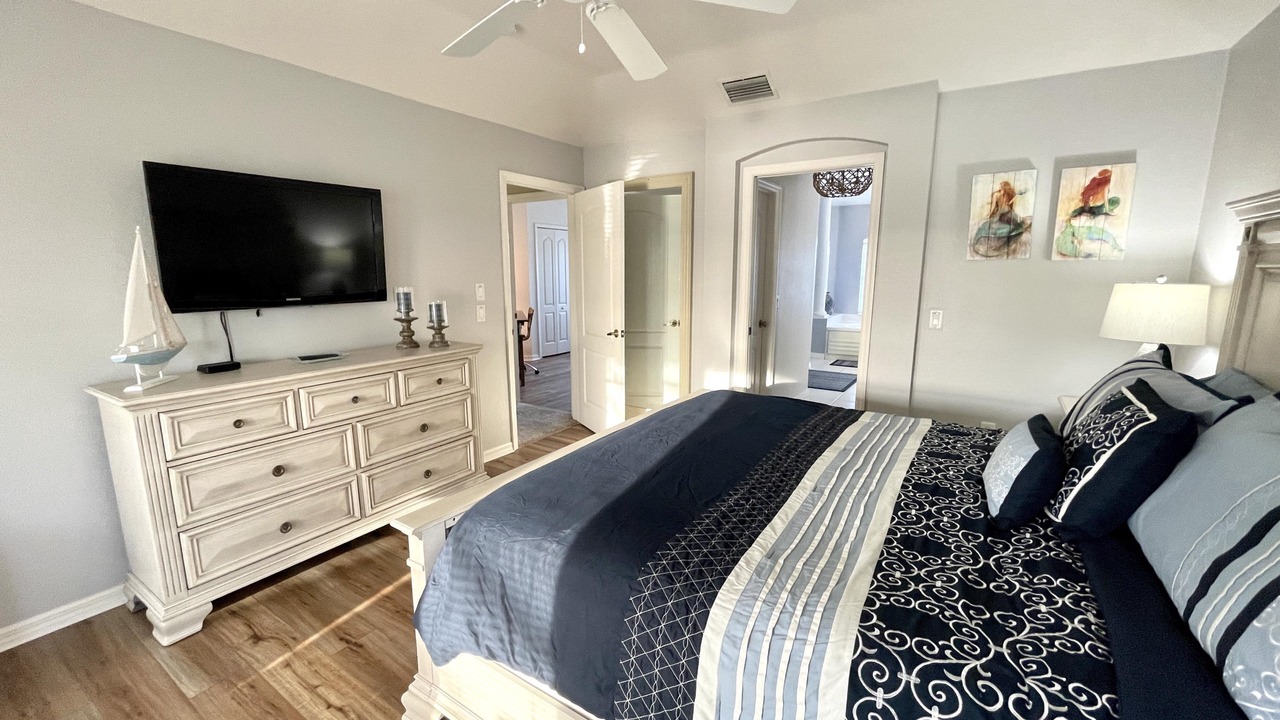 Photo of Bedroom in Pine Valley