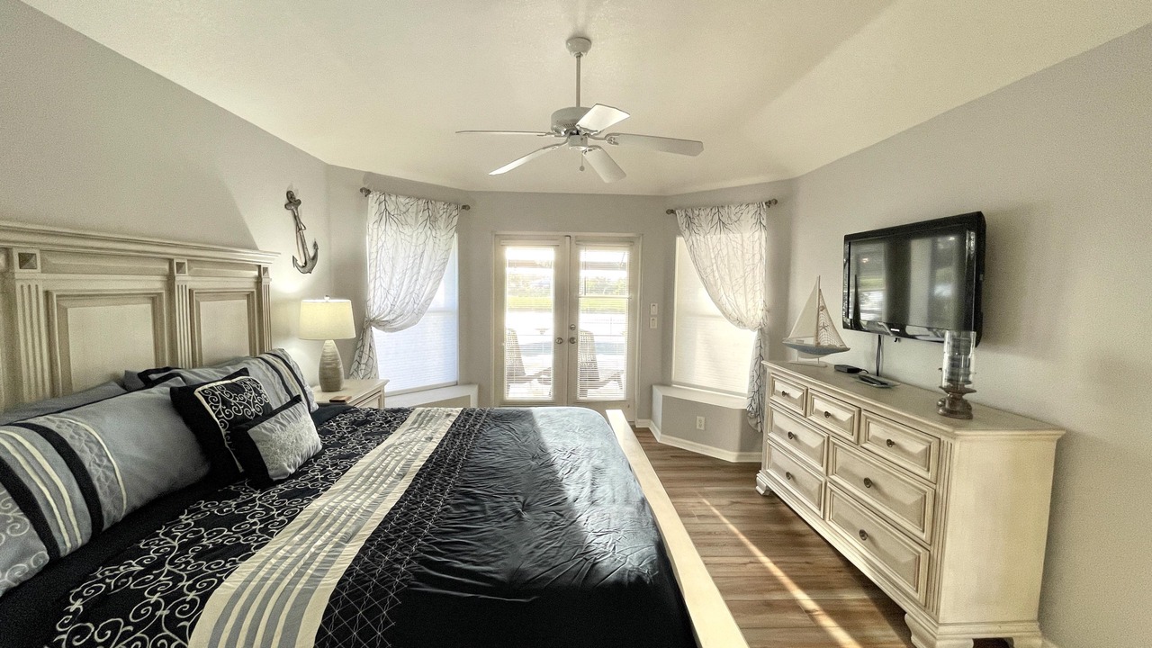 Photo of Bedroom in Pine Valley