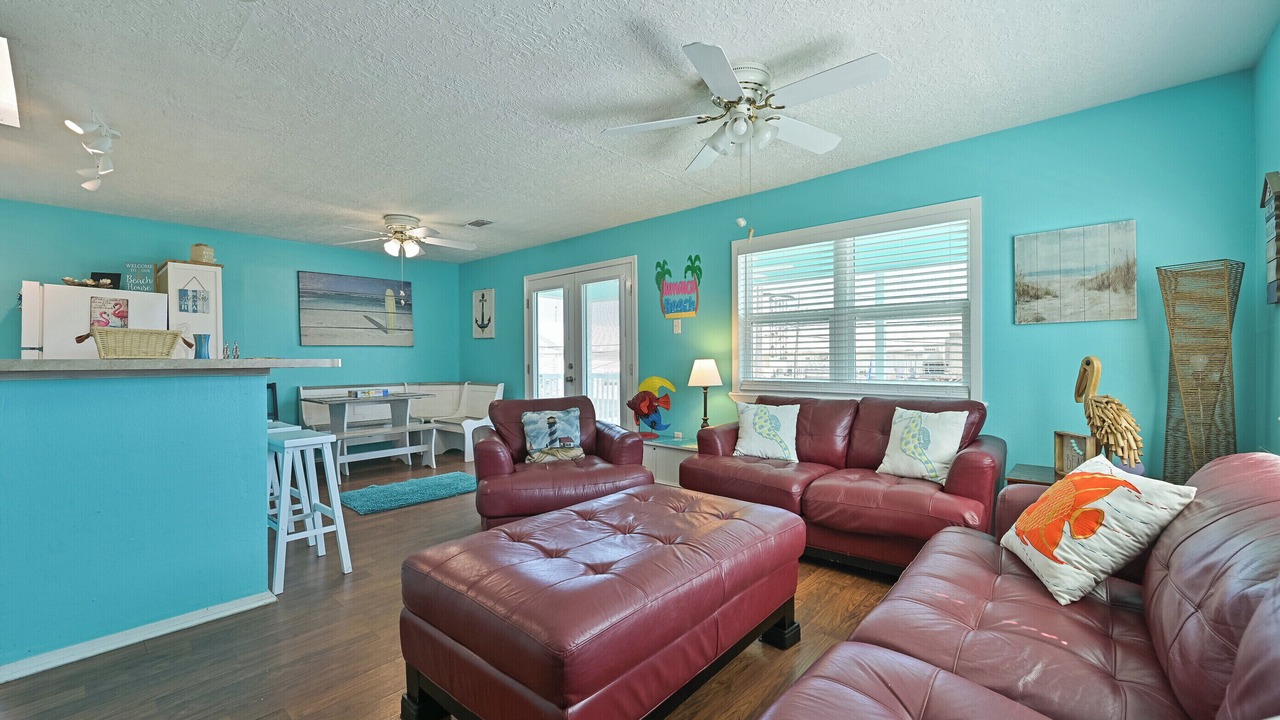 Photo of Livingroom in Jamaica Beach