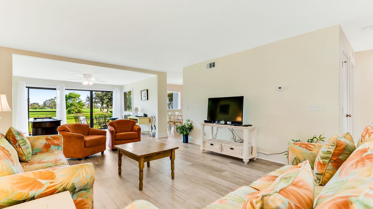 Photo of Livingroom in Upper Grand Lagoon