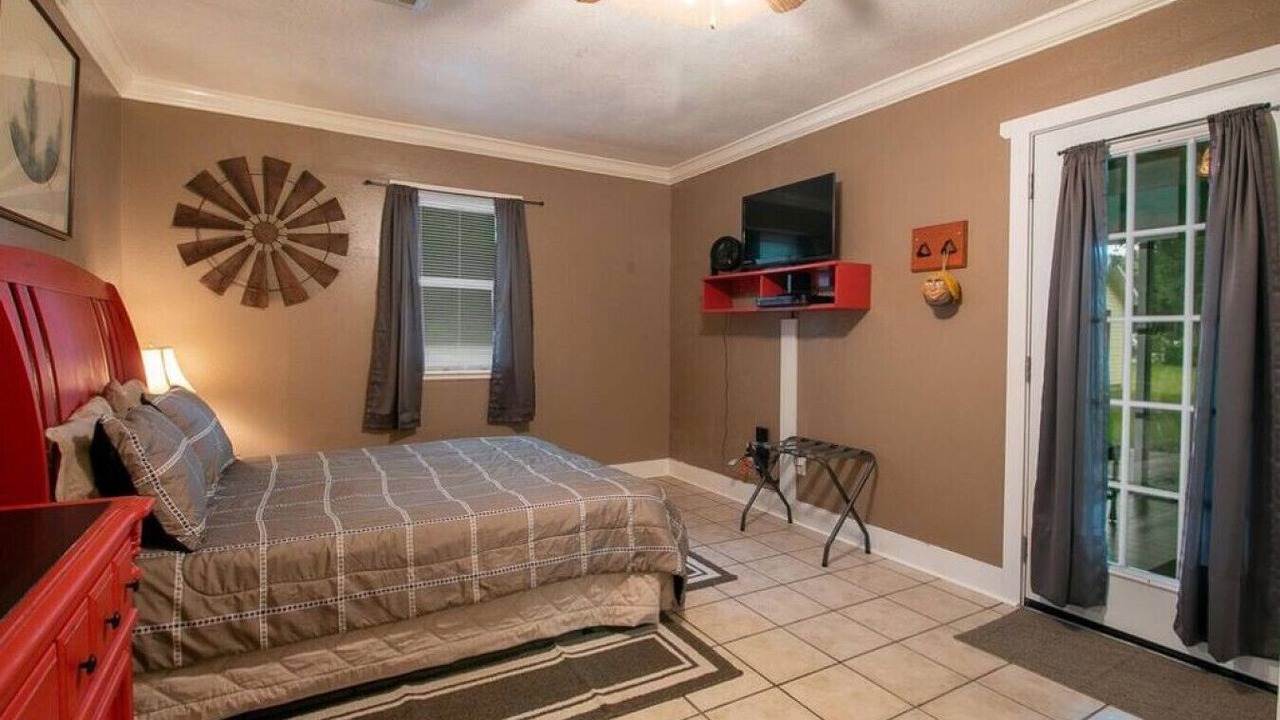Photo of Bedroom in Mississippi City
