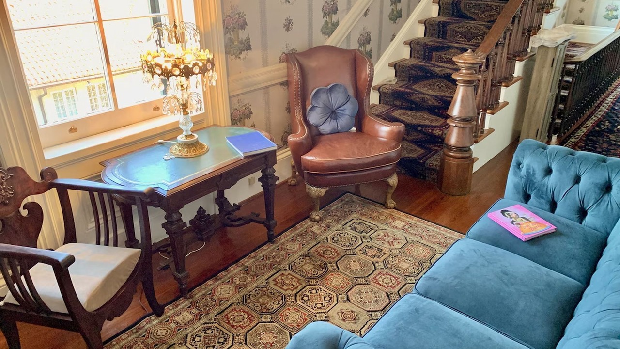 Photo of Livingroom in French Quarter