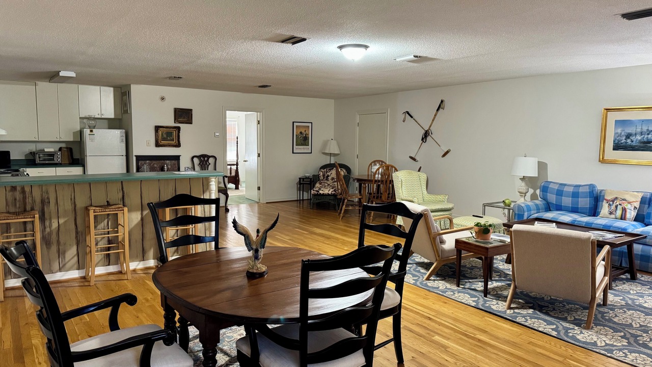 Photo of Livingroom in Point Clear
