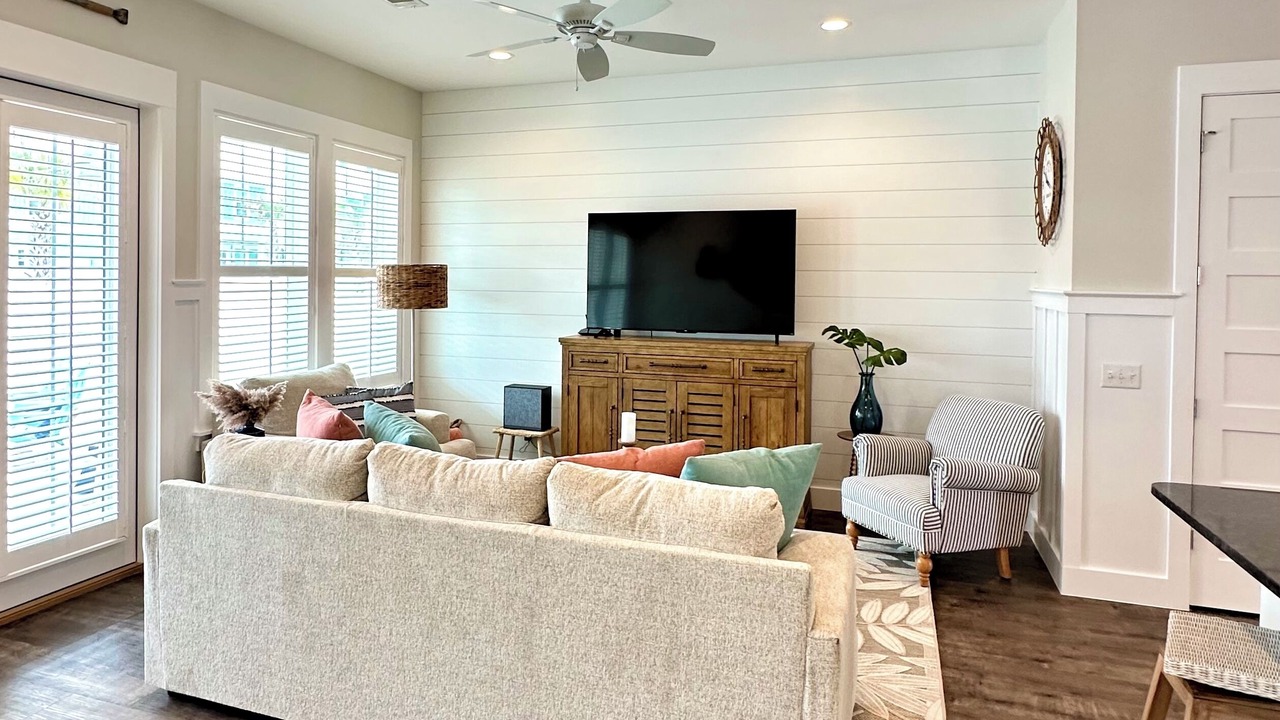 Photo of Livingroom in Silver Sands Beach