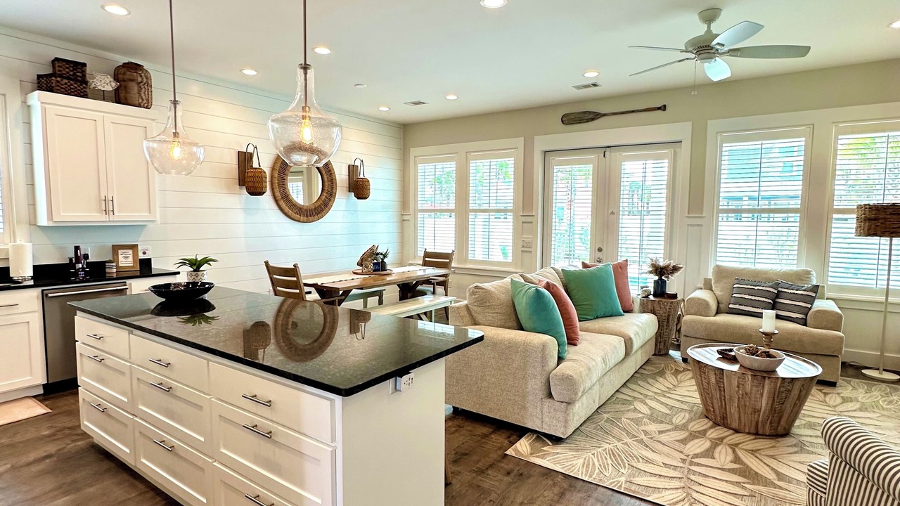 Photo of Livingroom in Silver Sands Beach