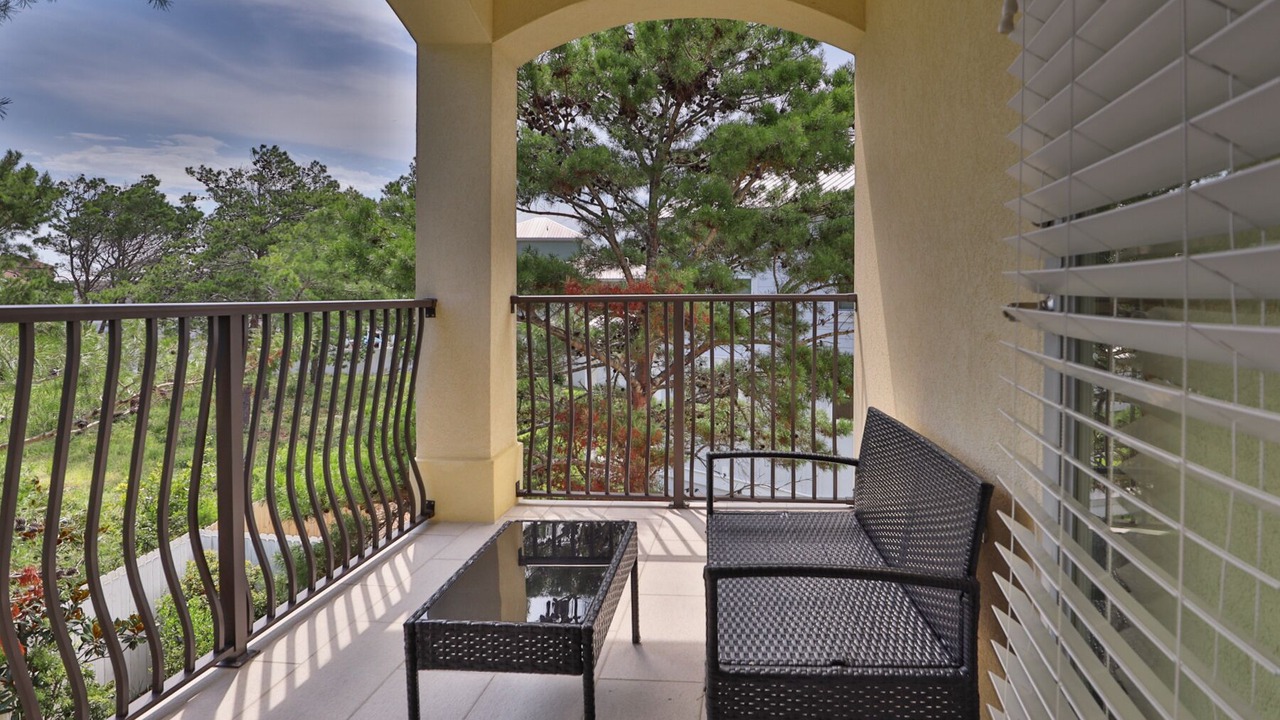 Photo of Patio Balcony in Frangista Beach