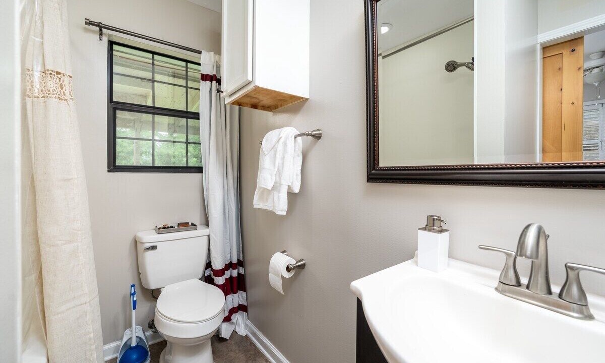 Photo of Bathroom in Alexandria
