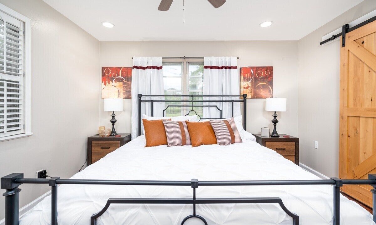 Photo of Bedroom in Alexandria