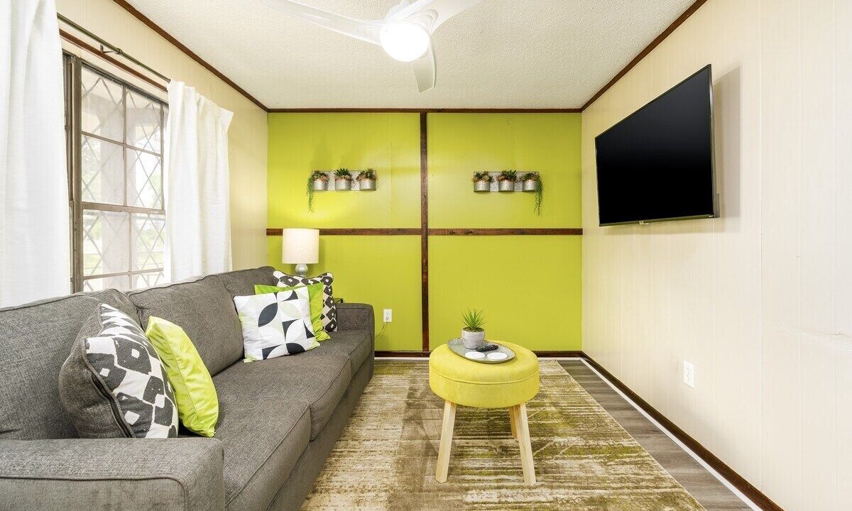 Photo of Livingroom in Pineville