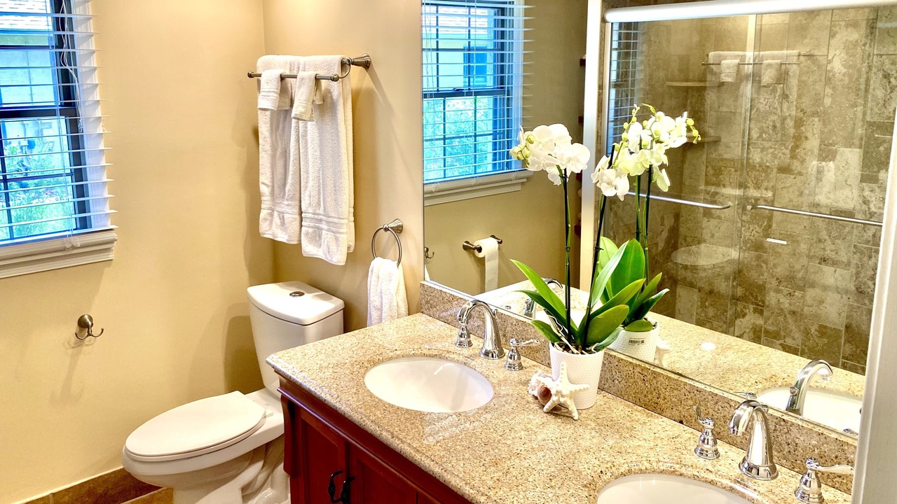 Photo of Bathroom in Kings Lake