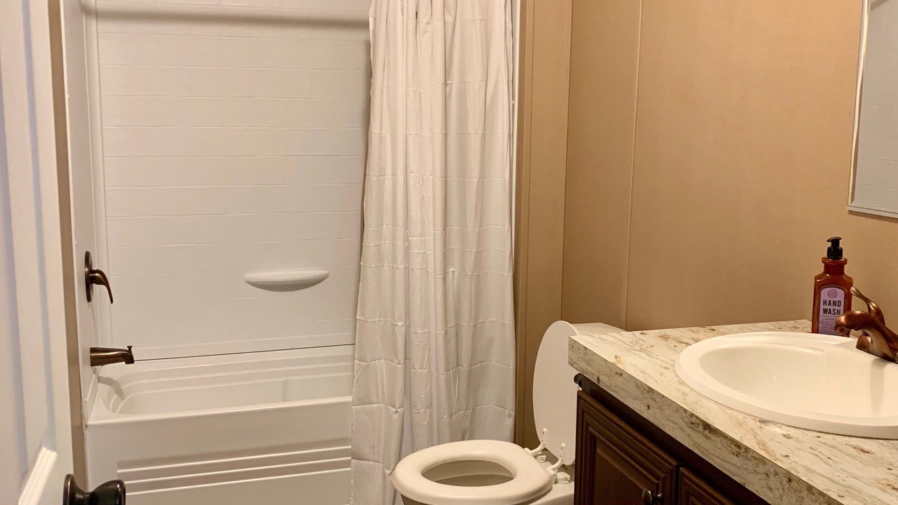 Photo of Bathroom in Huxley