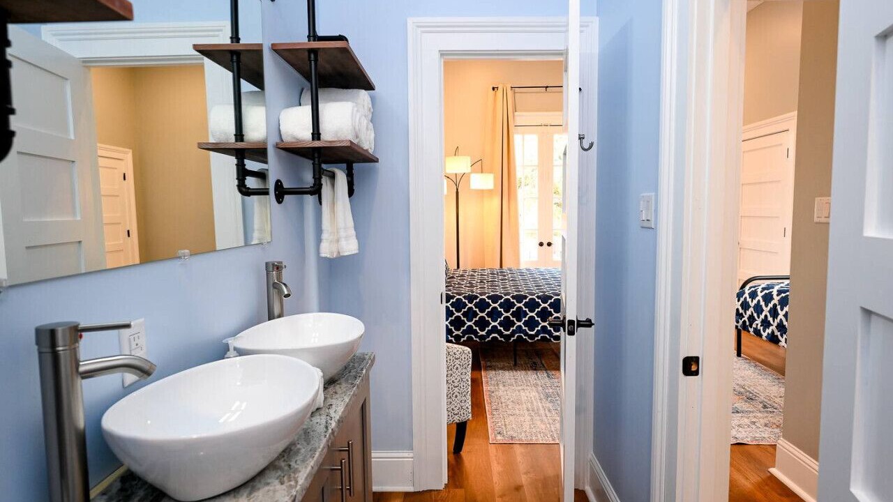Photo of Bathroom in Treme