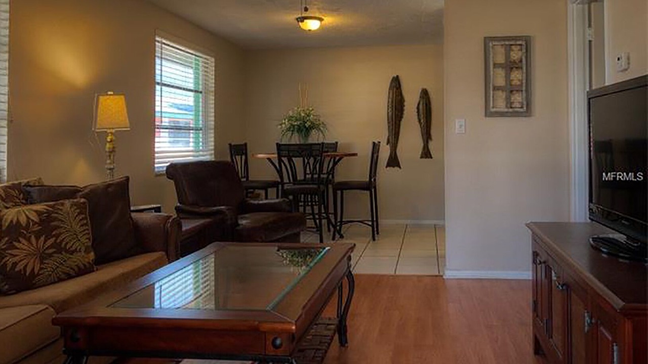 Photo of Livingroom in Englewood