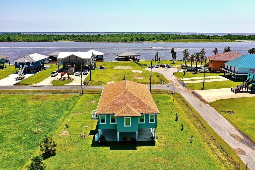 Photo of Others in Hackberry