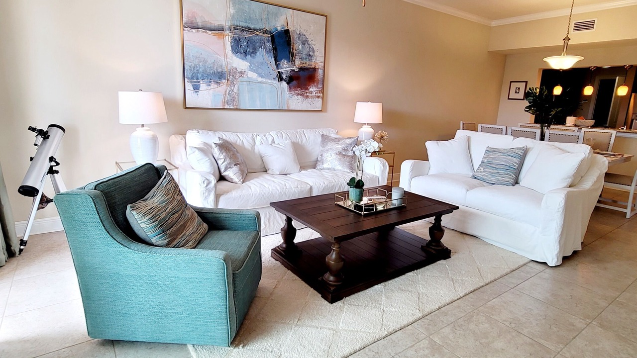 Photo of Livingroom in Henderson Point