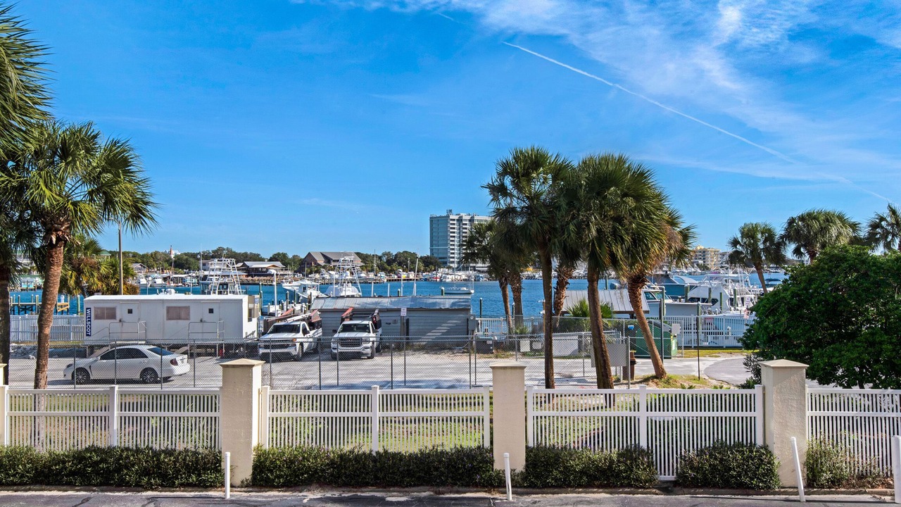 Photo of Patio Balcony in Holiday Isle