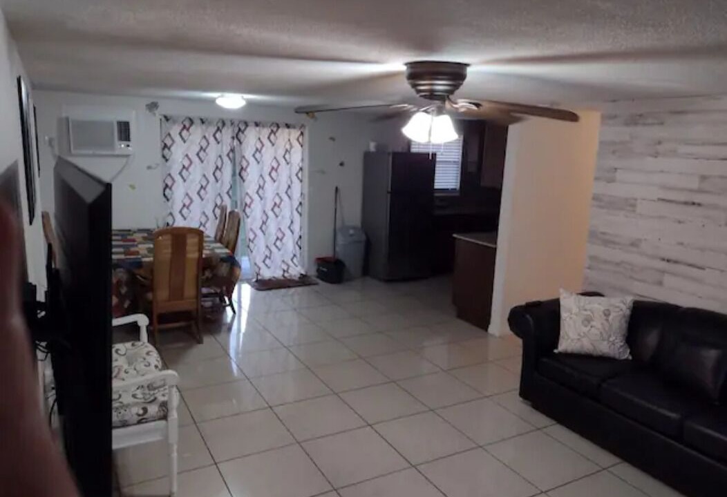 Photo of Livingroom in Englewood South