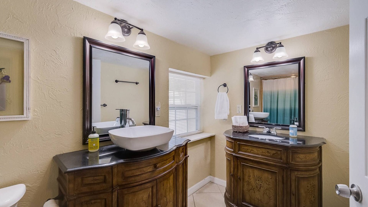 Photo of Bathroom in River District